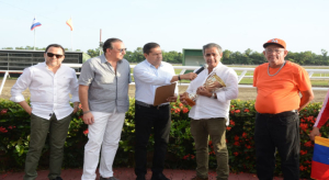Primera Dama se lleva clásico Ángel Contreras en el l V Centenario; pool paga sobre los 10 mil