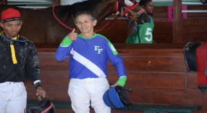 Felicia Leclerc sorprende en el Hipódromo V Centenario